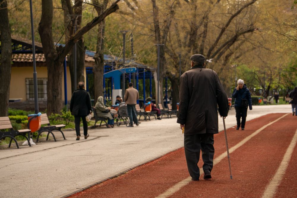 Walking around low cones with guidance